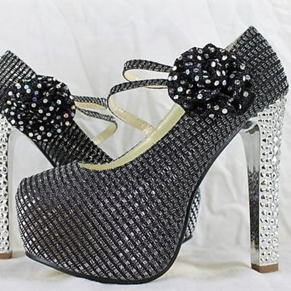 GATUXUS Shoes - NEW Black & Sliver Metallic Pumps (7.5/38)